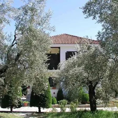 Villa-shelter Surrounded By Olives, Kato Gatzea, Pilio * カト・ガッゼア