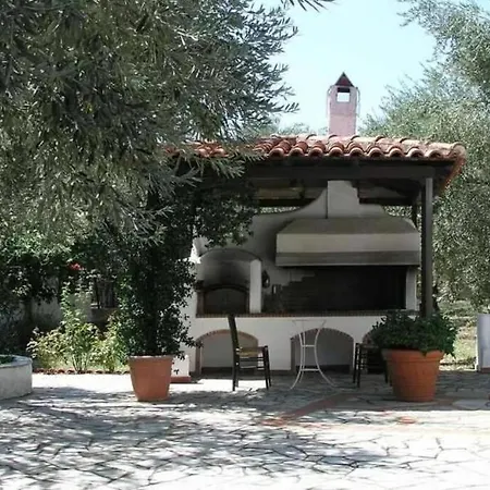 Villa-shelter Surrounded By Olives, Kato Gatzea, Pilio * カト・ガッゼア